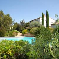 Pleasant vacation home with pool and Luberon view